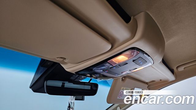 Hyundai Staria 2025 — photo 21