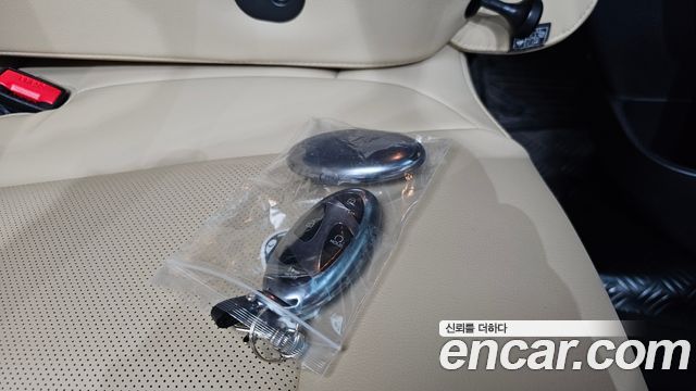 Hyundai Staria 2025 — photo 22
