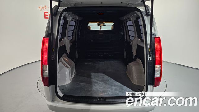 Hyundai Staria 2025 — photo 24