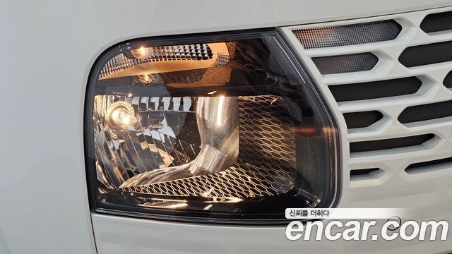 Hyundai Staria 2025 — photo 8