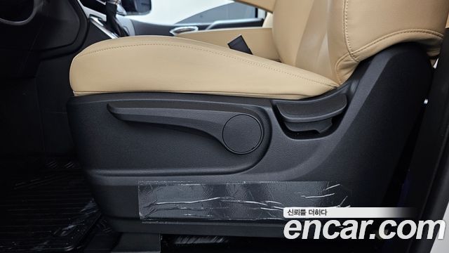 Hyundai Staria 2025 — photo 30