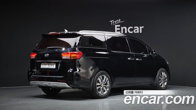 Kia Canival 2017 — photo 2