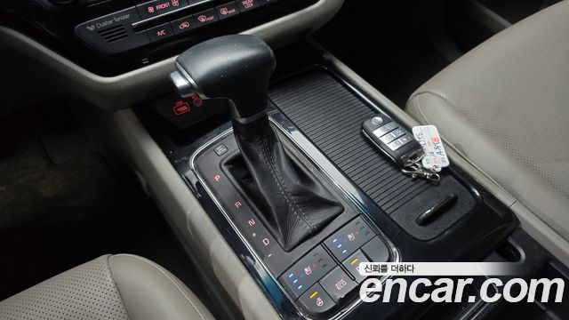 Kia Canival 2017 — photo 12