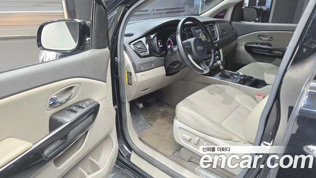 Kia Canival 2017 — photo 13