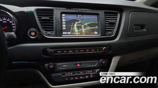 Kia Canival 2017 — photo 20