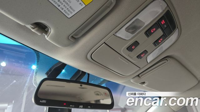 Kia Canival 2017 — photo 24