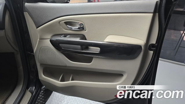 Kia Canival 2017 — photo 14