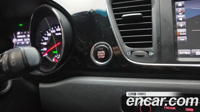 Kia Canival 2017 — photo 28
