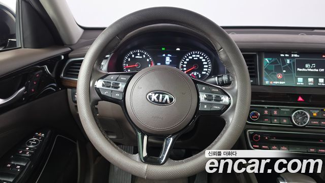 Kia K7 2018 — photo 19