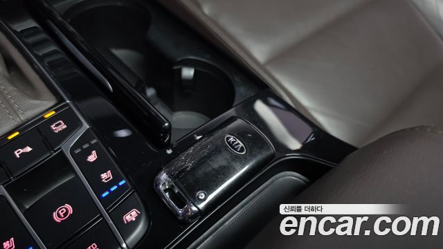 Kia K7 2018 — photo 21