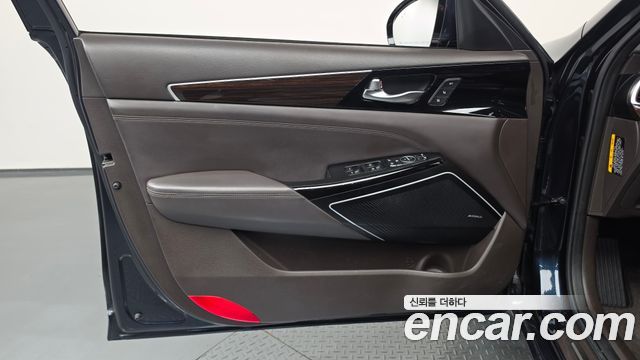 Kia K7 2018 — photo 14