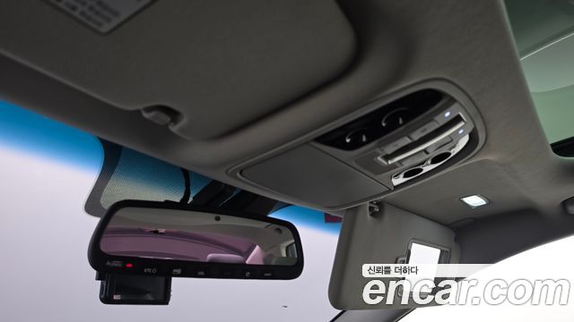 Kia K7 2018 — photo 27