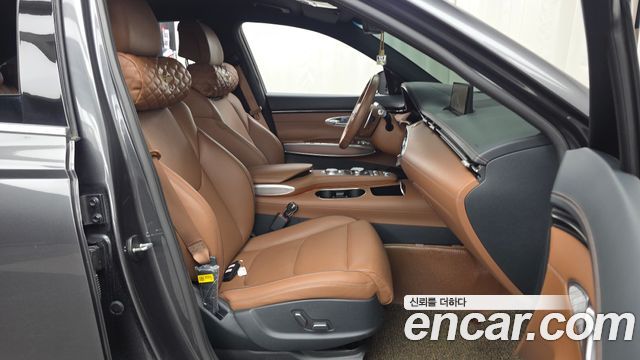 Genesis GV70 2021 — photo 11