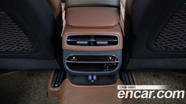 Genesis GV70 2021 — photo 19