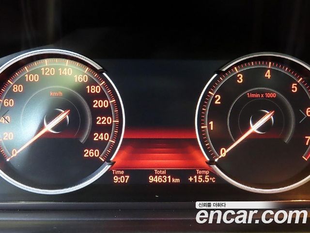 BMW 5-Series 2016 — photo 9