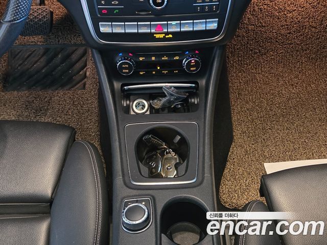 Mercedes-Benz GLA-Class 2019 — photo 13