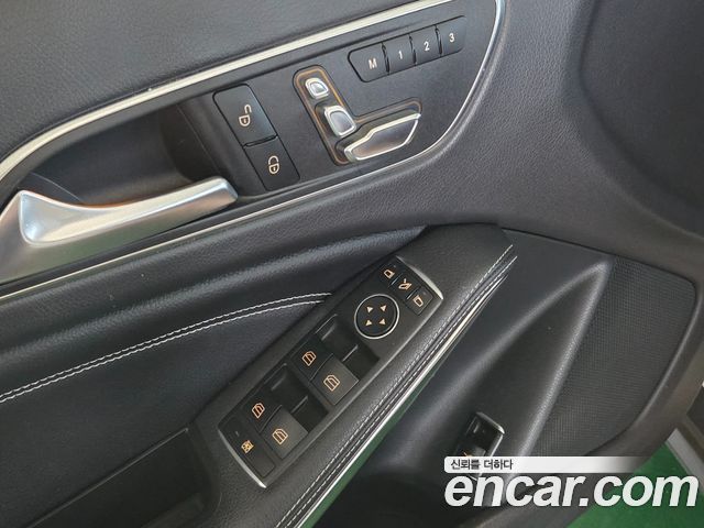 Mercedes-Benz GLA-Class 2019 — photo 15