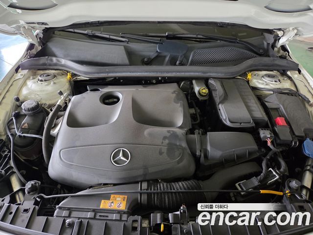 Mercedes-Benz GLA-Class 2019 — photo 18