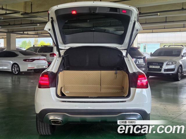 Mercedes-Benz GLA-Class 2019 — photo 19