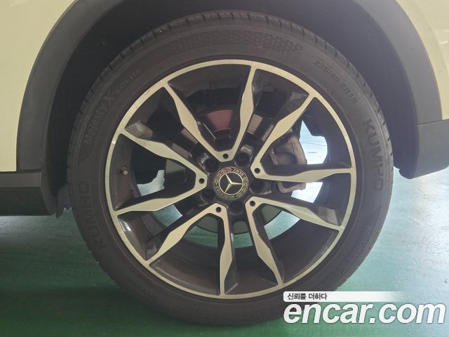 Mercedes-Benz GLA-Class 2019 — photo 20