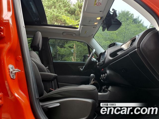 Jeep Renegade 2016 — photo 10