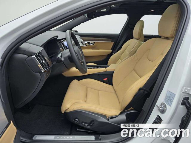 Volvo V90 2025 — photo 9