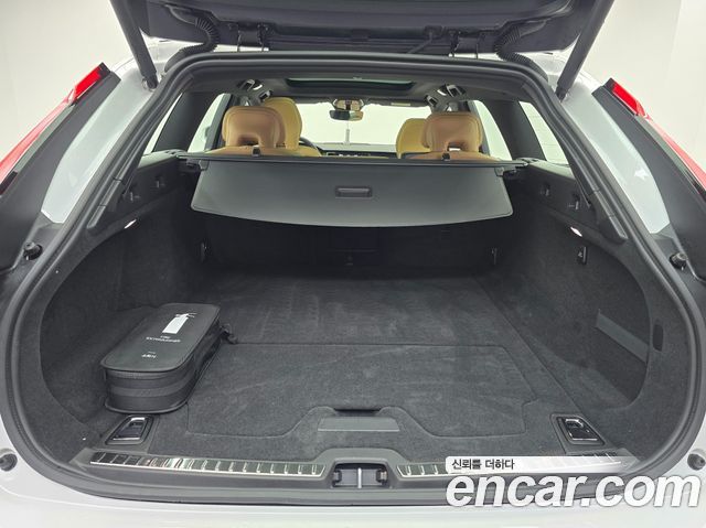 Volvo V90 2025 — photo 13