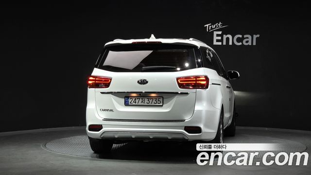 Kia Canival 2020 — photo 4