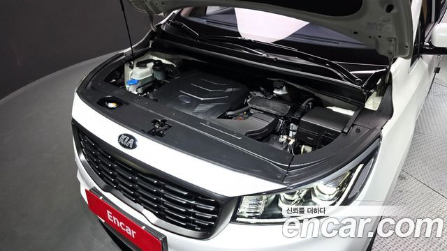 Kia Canival 2020 — photo 6