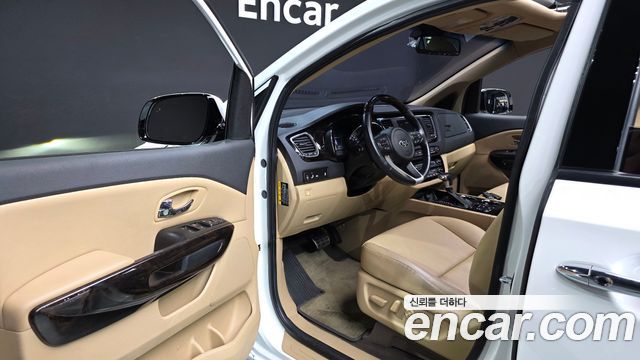 Kia Canival 2020 — photo 10