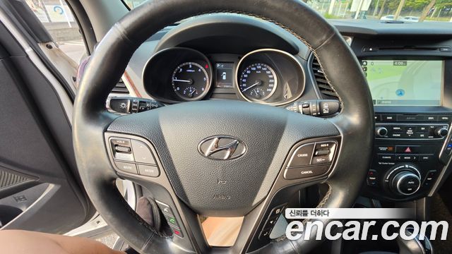 Hyundai Santafe 2016 — photo 12