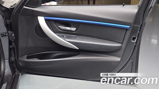 BMW 3-Series 2016 — photo 15