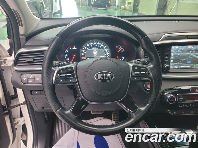 Kia Sorento 2018 — photo 12
