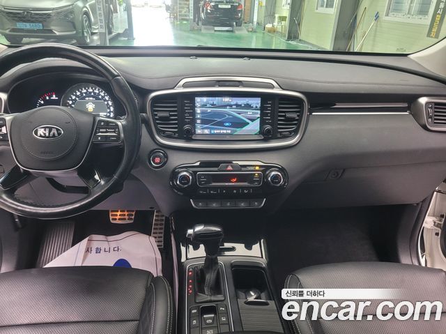 Kia Sorento 2018 — photo 13