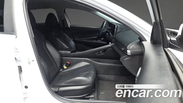 Hyundai AVANTE 2023 — photo 17
