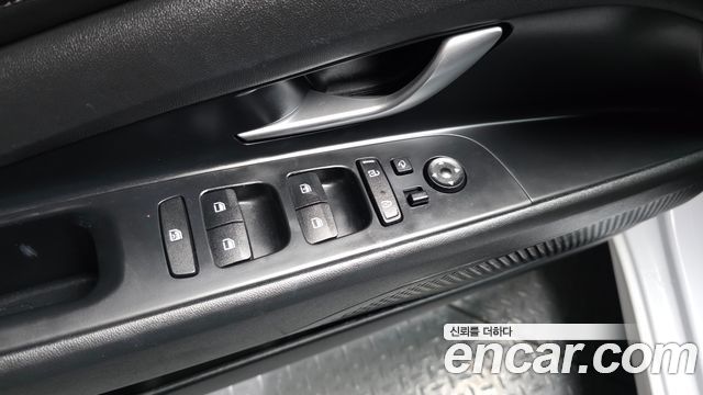 Hyundai AVANTE 2023 — photo 28