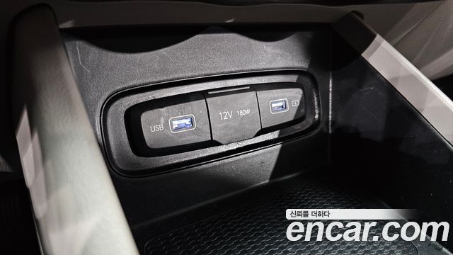 Hyundai Venue 2022 — photo 19