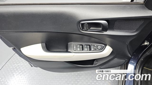 Hyundai Venue 2022 — photo 14