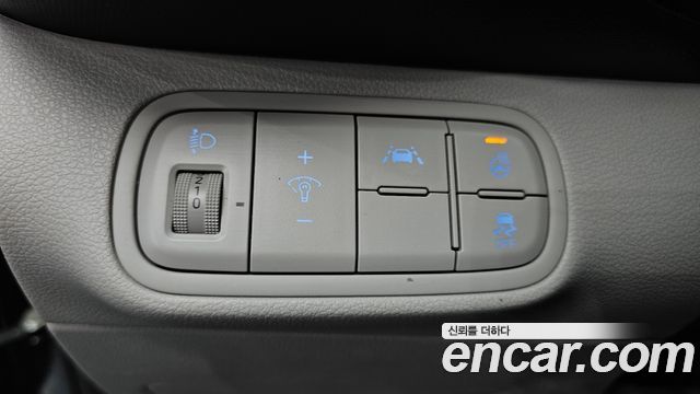 Hyundai Venue 2022 — photo 27