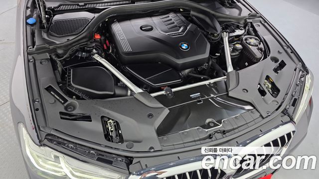 BMW 5-Series 2022 — photo 6