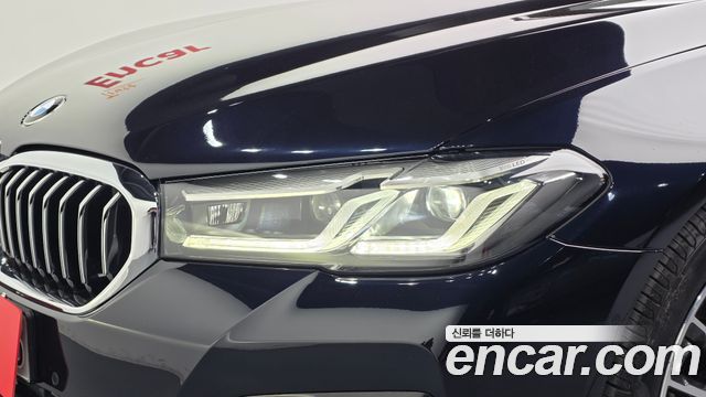 BMW 5-Series 2022 — photo 8