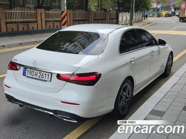 Mercedes-Benz E-Class 2023 — photo 6
