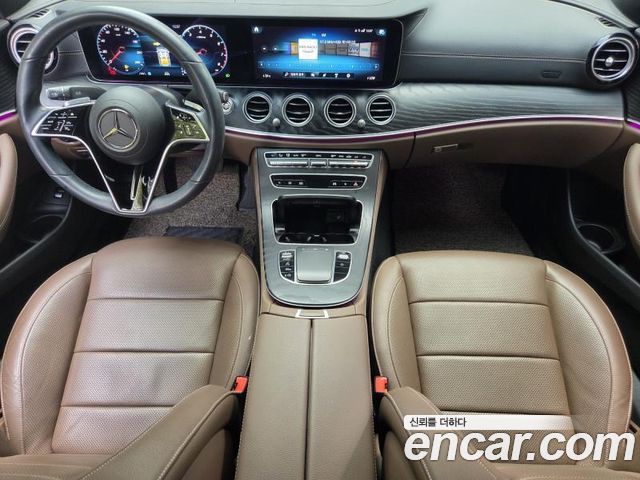 Mercedes-Benz E-Class 2023 — photo 7