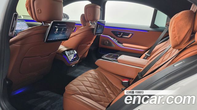 Mercedes-Benz S-Class 2024 — photo 17