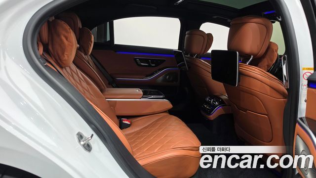 Mercedes-Benz S-Class 2024 — photo 18