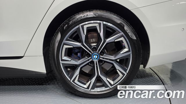 BMW i4 2024 — photo 7