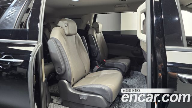 Kia Canival 2025 — photo 17