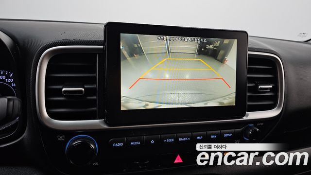 Hyundai Venue 2020 — photo 16