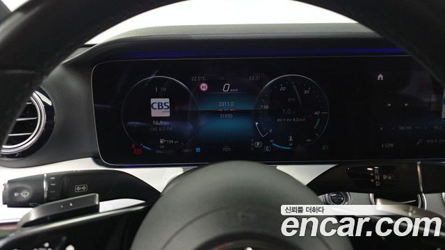 Mercedes-Benz E-Class 2021 — photo 8