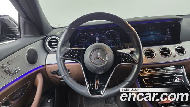 Mercedes-Benz E-Class 2021 — photo 13